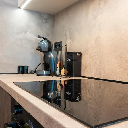 Three Hills Premium Near Center Апартамент