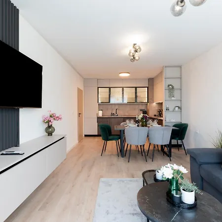 Three Hills Premium Near Center Апартамент Велико Търново