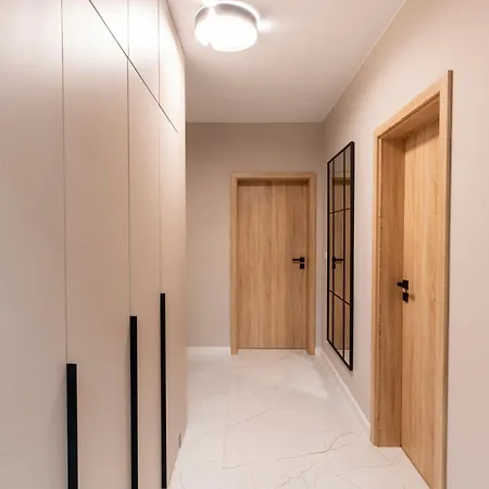 Апартамент Three Hills Premium Near Center *