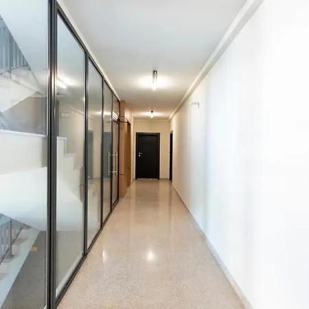 Three Hills Premium Near Center Апартамент *