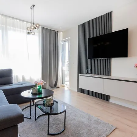 Апартамент Three Hills Premium Near Center Велико Търново