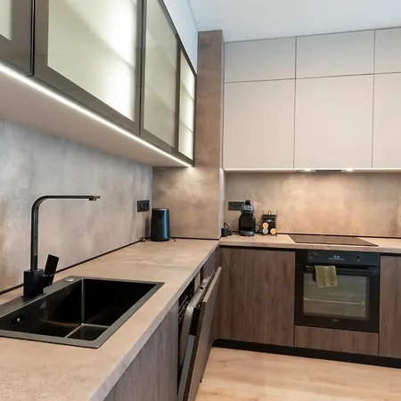 Апартамент Three Hills Premium Near Center Велико Търново