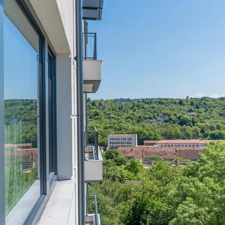 Three Hills Premium Near Center Апартамент