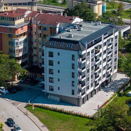 Three Hills Premium Near Center Апартамент *