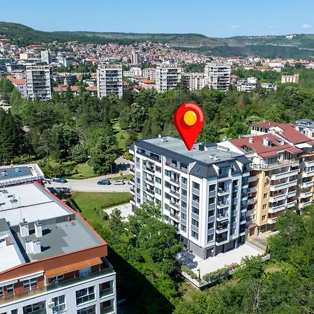 Апартамент Three Hills Premium Near Center Велико Търново